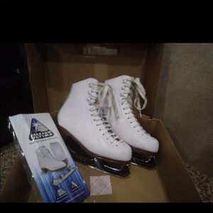 Jackson Mystique Girls Figure Skates